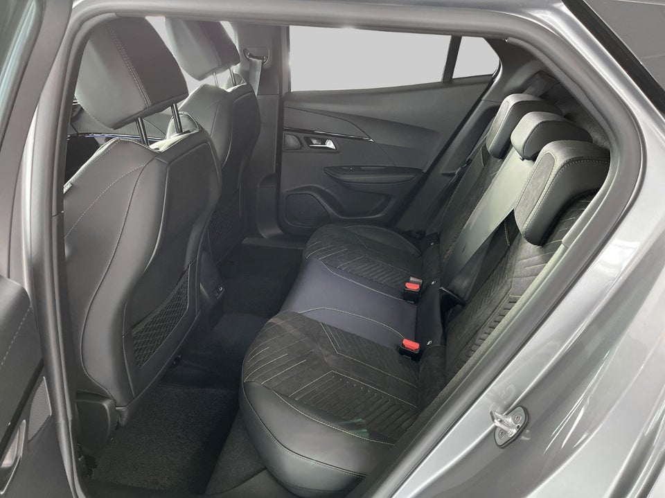 Peugeot e-2008 54 GT 5d