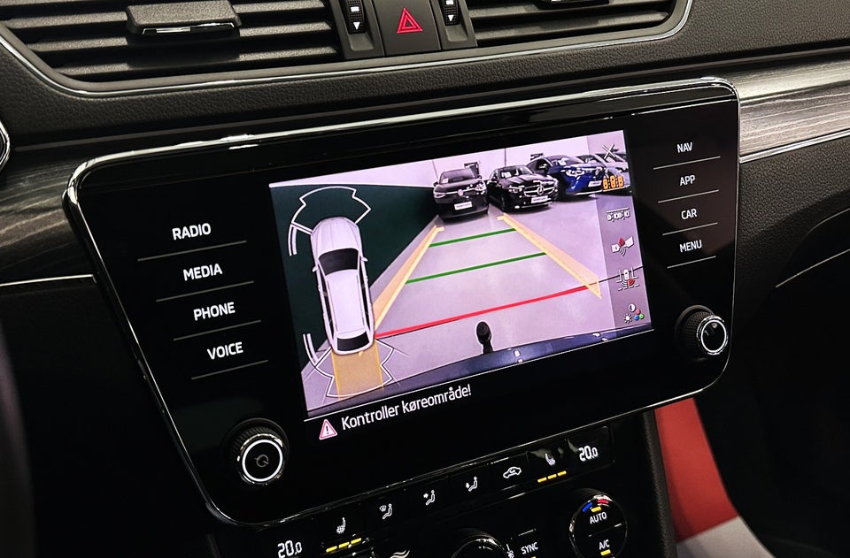 Skoda Superb 1,4 TSi iV Business Executive Combi DSG 5d