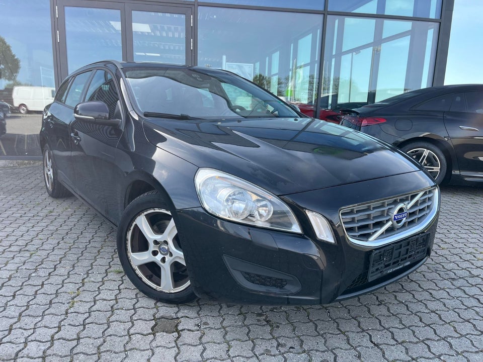 Volvo V60 1,6 D2 115 Summum 5d