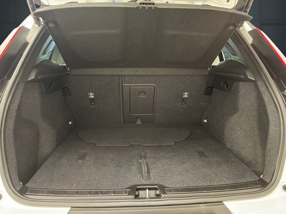 Volvo XC40 P8 ReCharge Twin Pro 5d