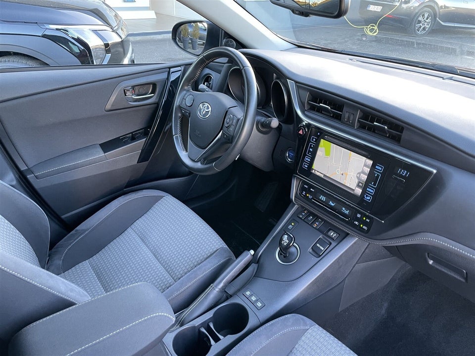 Toyota Auris 1,8 Hybrid H2 Selected Touring Sports CVT 5d