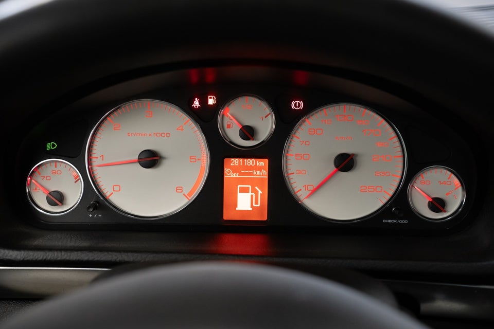 Peugeot 407 1,6 HDi 109 Premium SW 5d