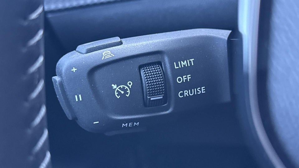 Peugeot 2008 1,2 PureTech 130 Allure EAT8 5d