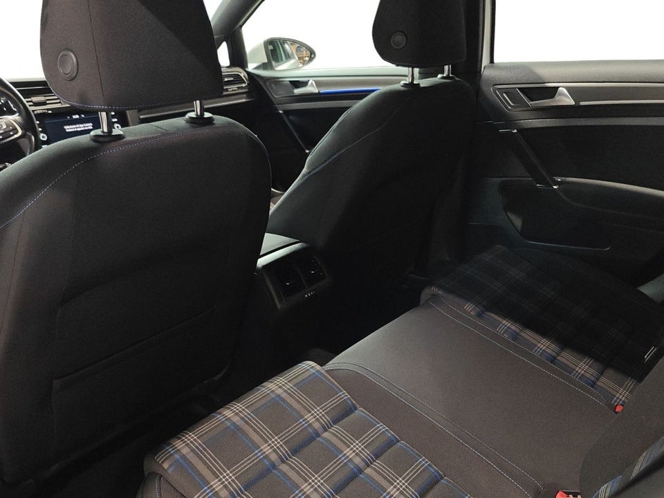 VW Golf VII 1,4 GTE DSG 5d