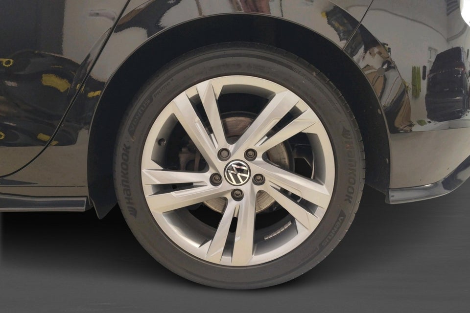 VW Golf VIII 2,0 TSi 190 R-line DSG 5d