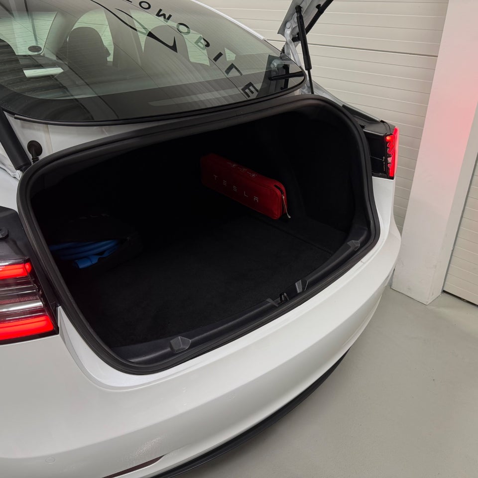 Tesla Model 3 Long Range AWD 4d