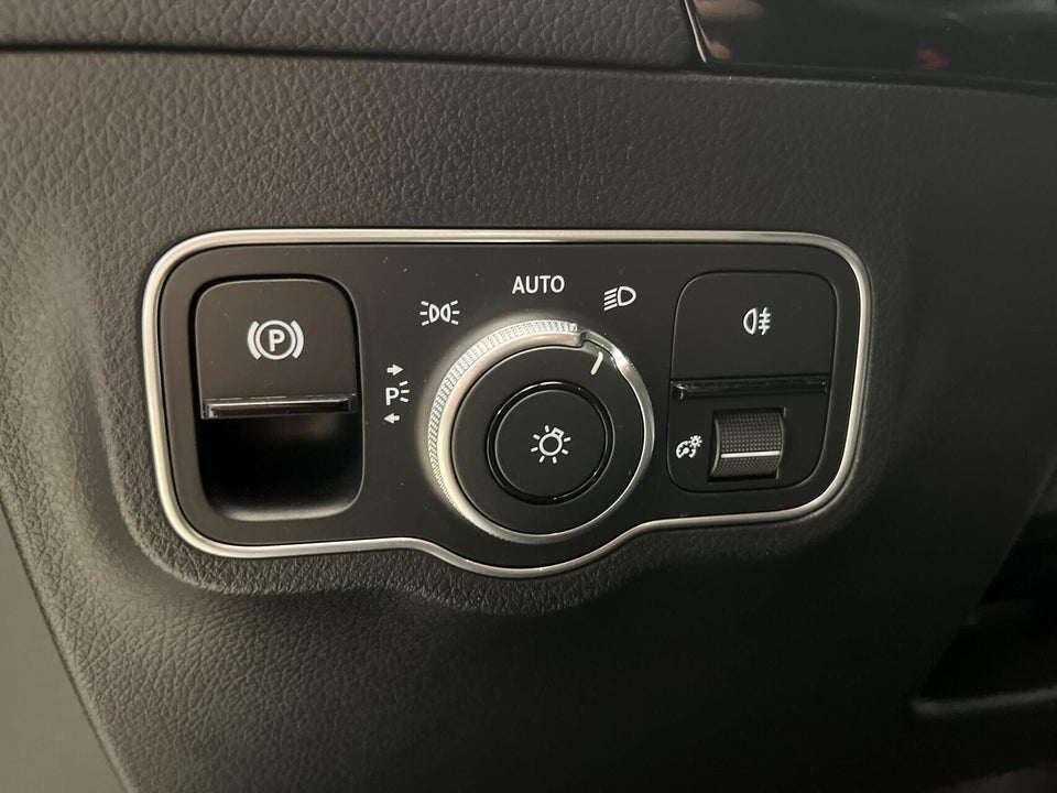 Mercedes EQA300 Progressive 4Matic 5d