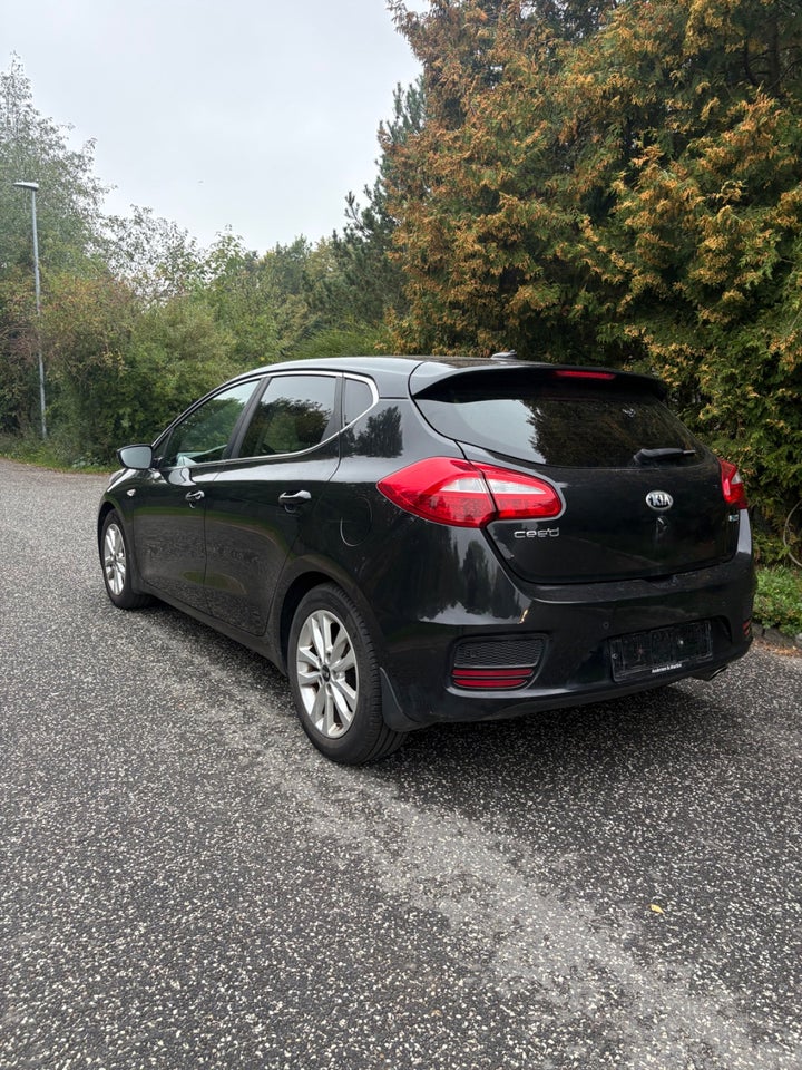 Kia Ceed 1,4 CVVT Style+ Clim 5d
