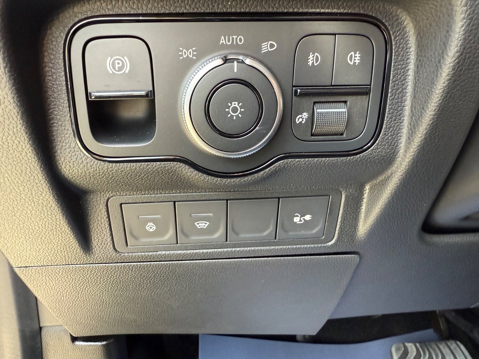 Mercedes EQT200 L1 5d