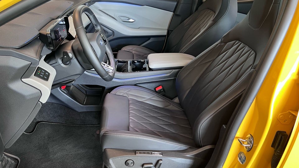 Ford Capri 77 Premium Extended Range 5d