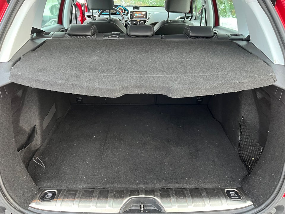 Peugeot 2008 1,2 PureTech 110 Prestige Sky 5d