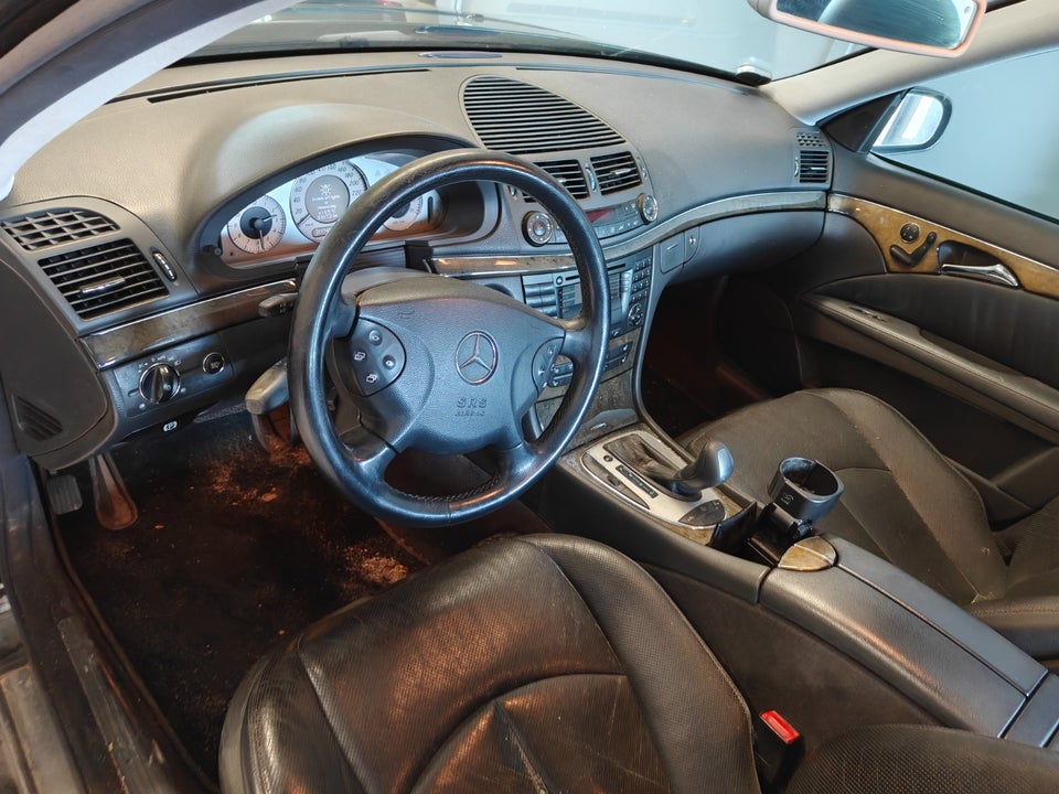 Mercedes E320 3,2 Avantgarde aut. 4d