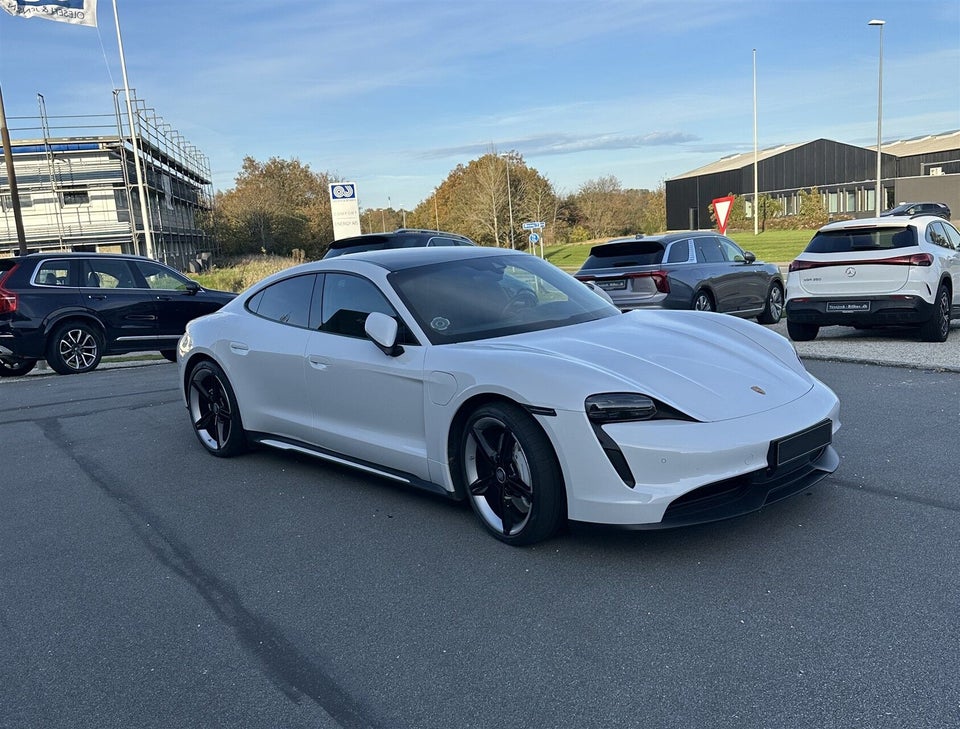 Porsche Taycan Performance+ 4d
