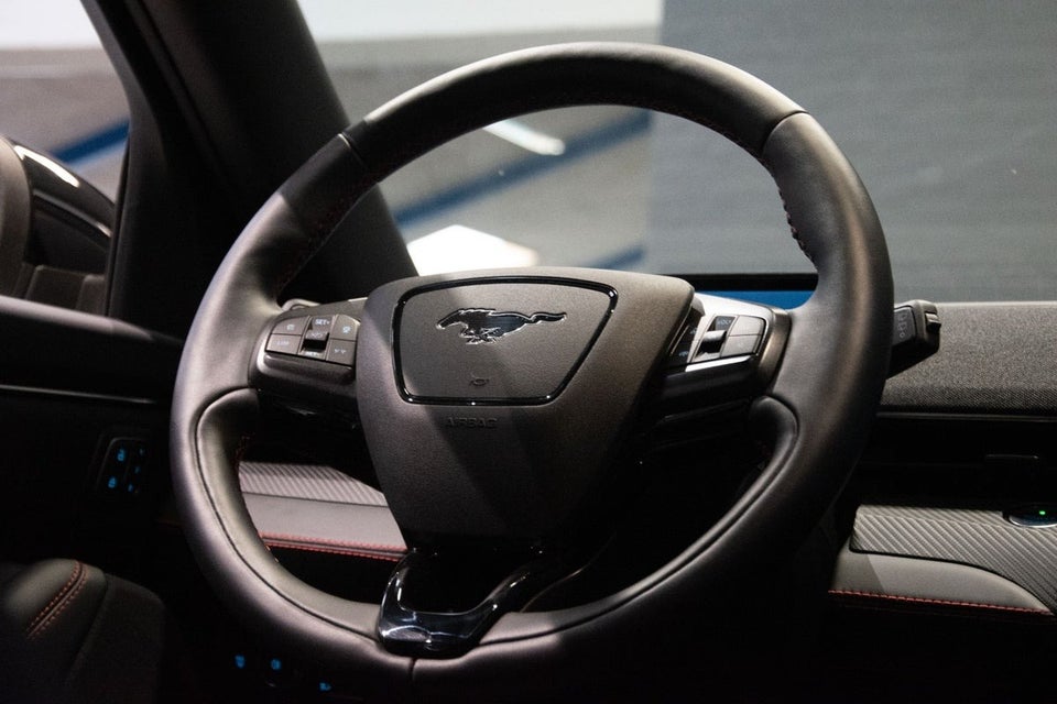 Ford Mustang Mach-E 88 Extended Range AWD 5d