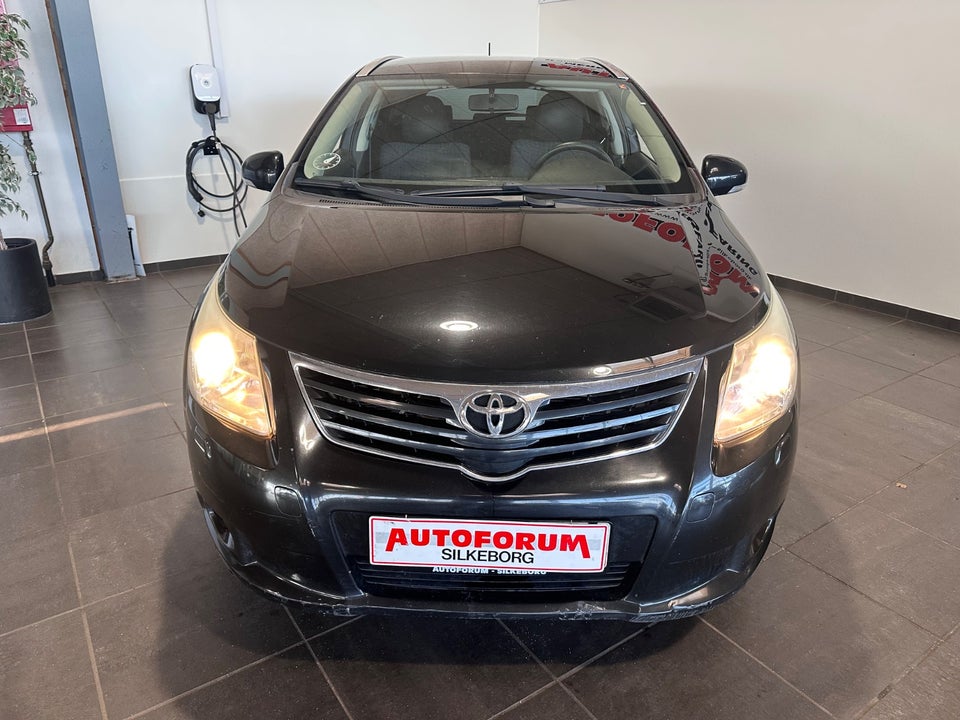 Toyota Avensis 2,0 D-4D T2 stc. 5d
