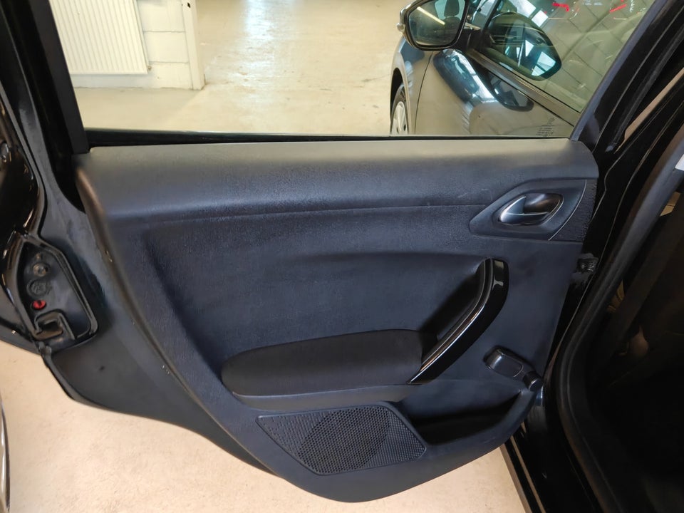 Peugeot 208 1,6 e-HDi 92 Active 5d