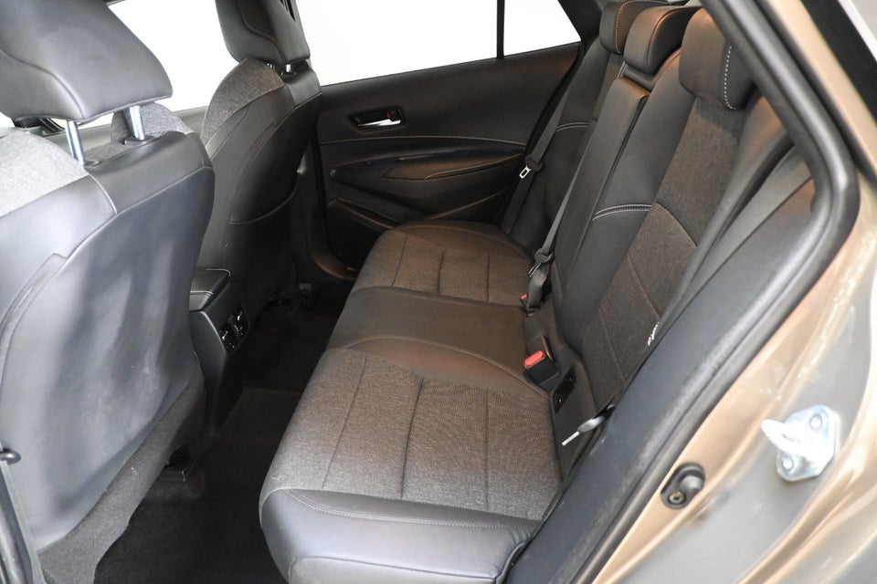 Toyota Corolla 1,8 Hybrid Active Premium Touring Sports MDS 5d