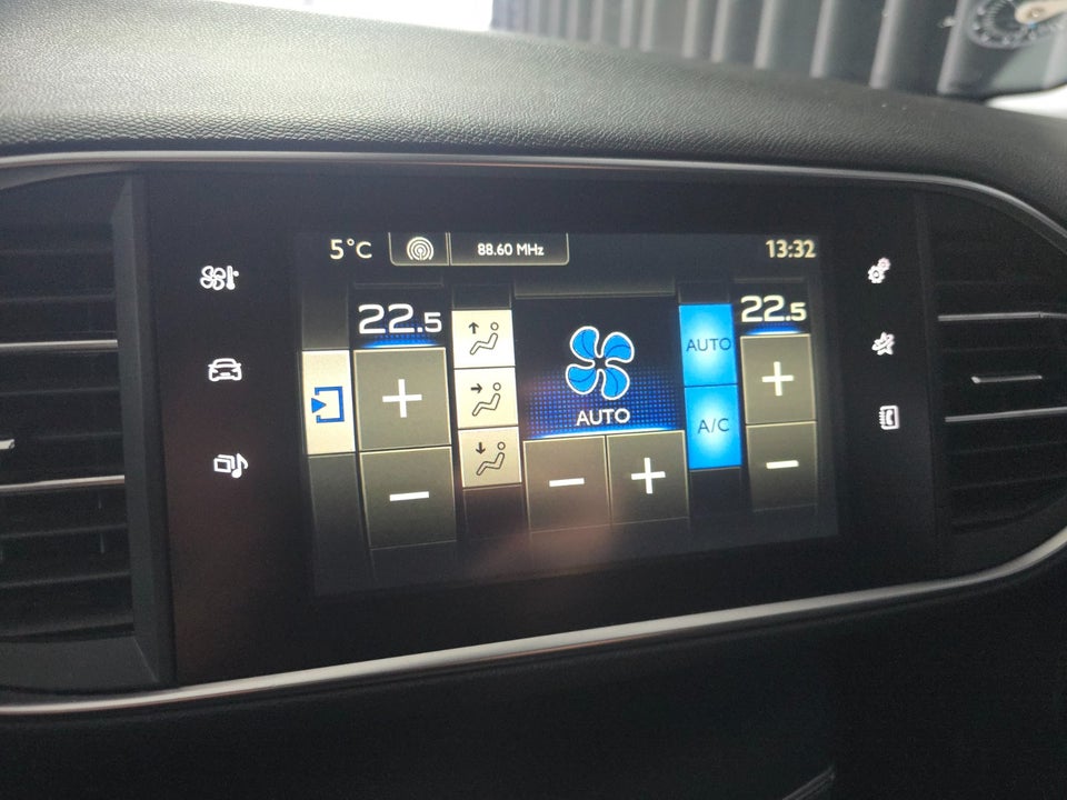 Peugeot 308 1,6 HDi 92 Active 5d