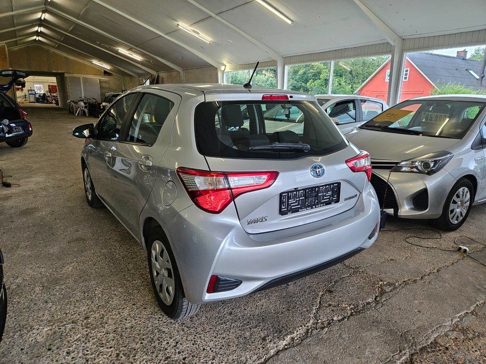 Toyota Yaris 1,5 Hybrid H3 Limited e-CVT 5d