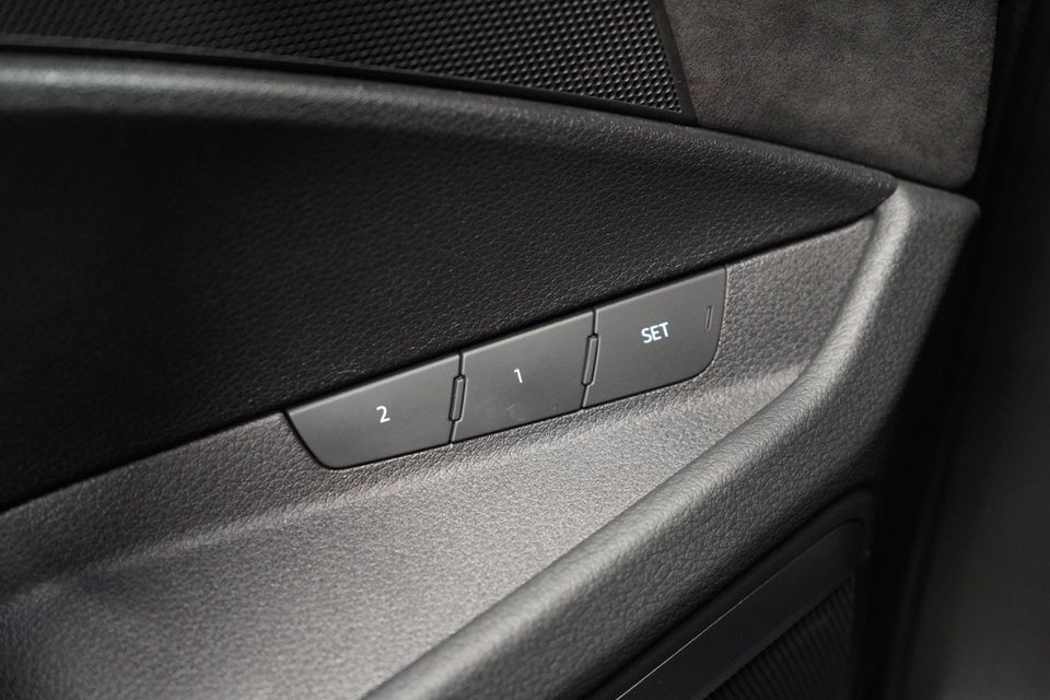 Audi e-tron 55 S-line Sportback quattro 5d