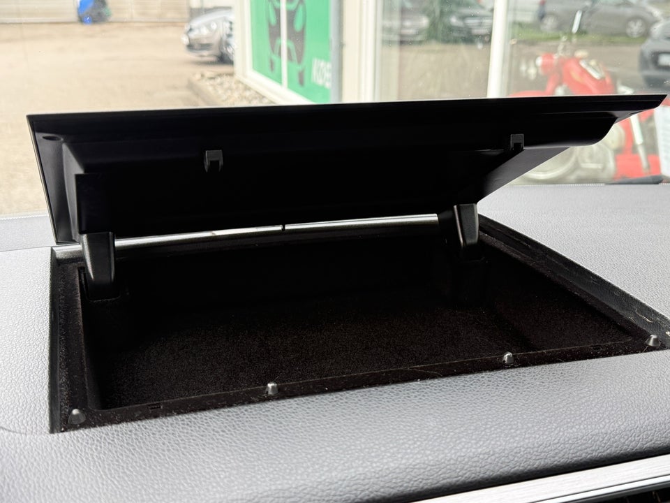 VW Caddy 2,0 TDi 102 Comfortline BMT 4d