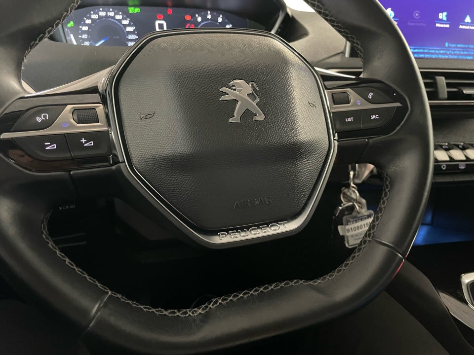Peugeot 3008 1,2 e-THP 130 Allure 5d
