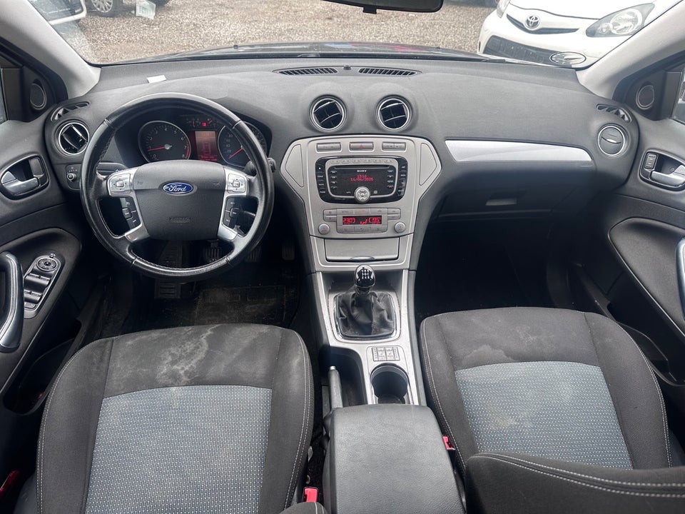 Ford Mondeo 2,0 145 Trend Collection 5d