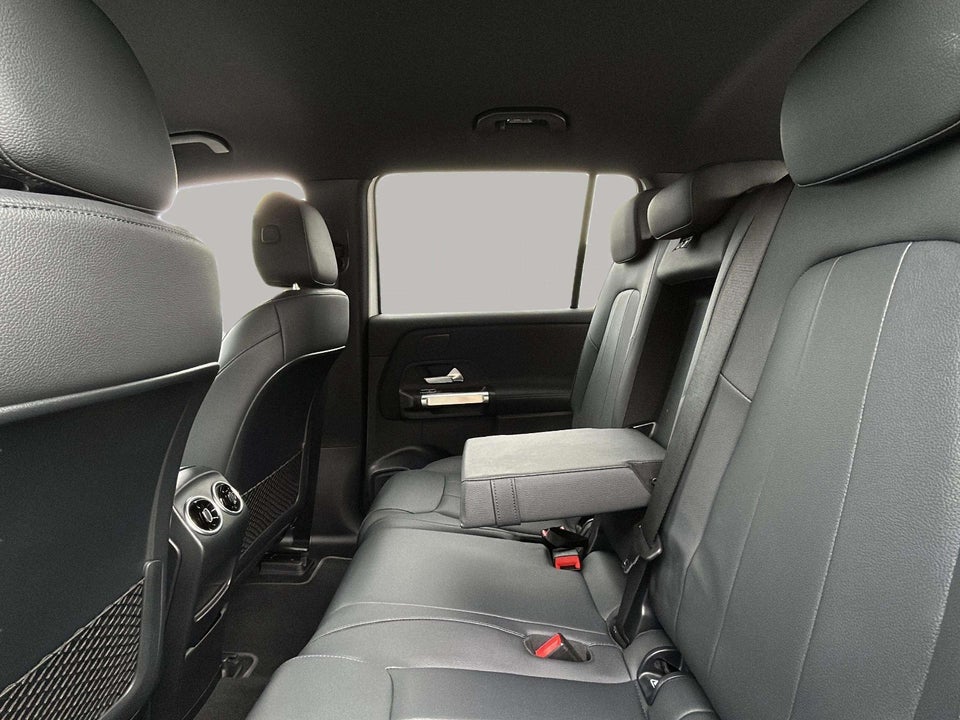 Mercedes EQB300 Progressive Advance Plus 4Matic 7prs 5d