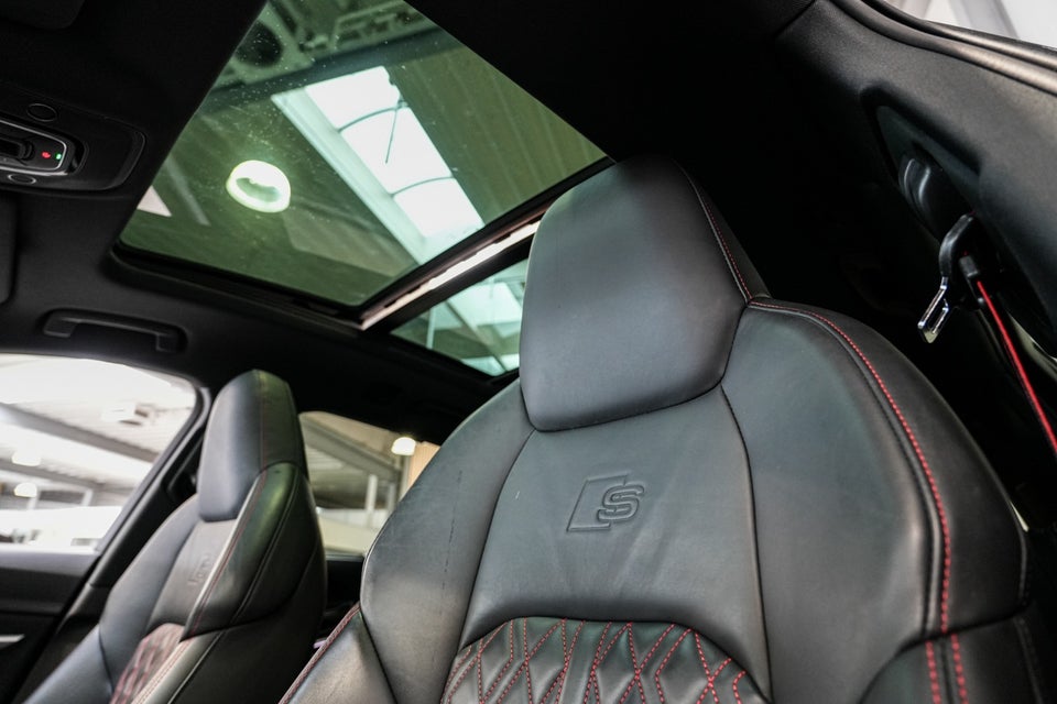 Audi Q8 e-tron 55 S-line quattro 5d