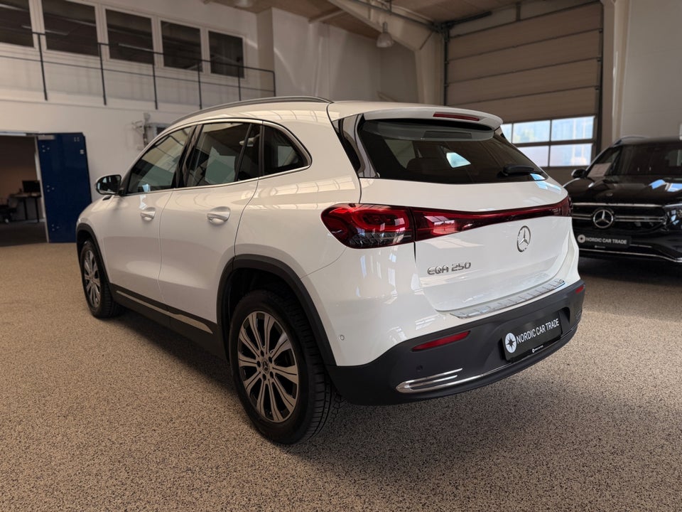 Mercedes EQA250 5d