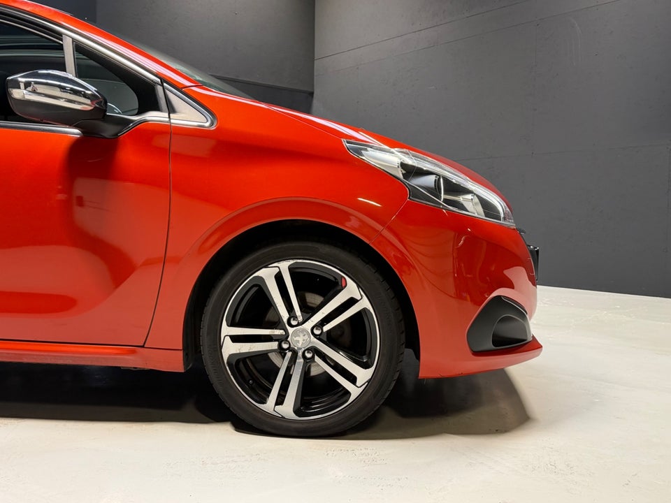 Peugeot 208 1,2 e-THP 110 Allure Sky 5d