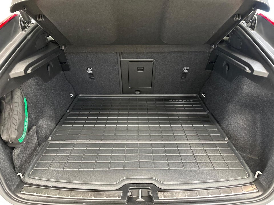 Volvo EC40 Extended Range Plus 5d