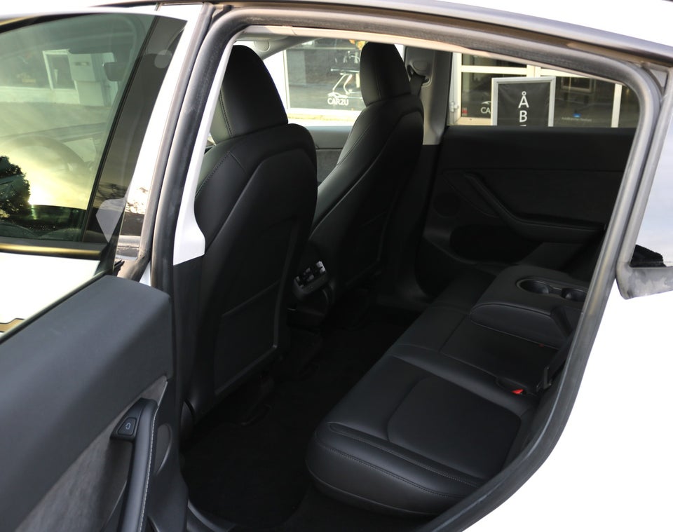 Tesla Model Y RWD 5d