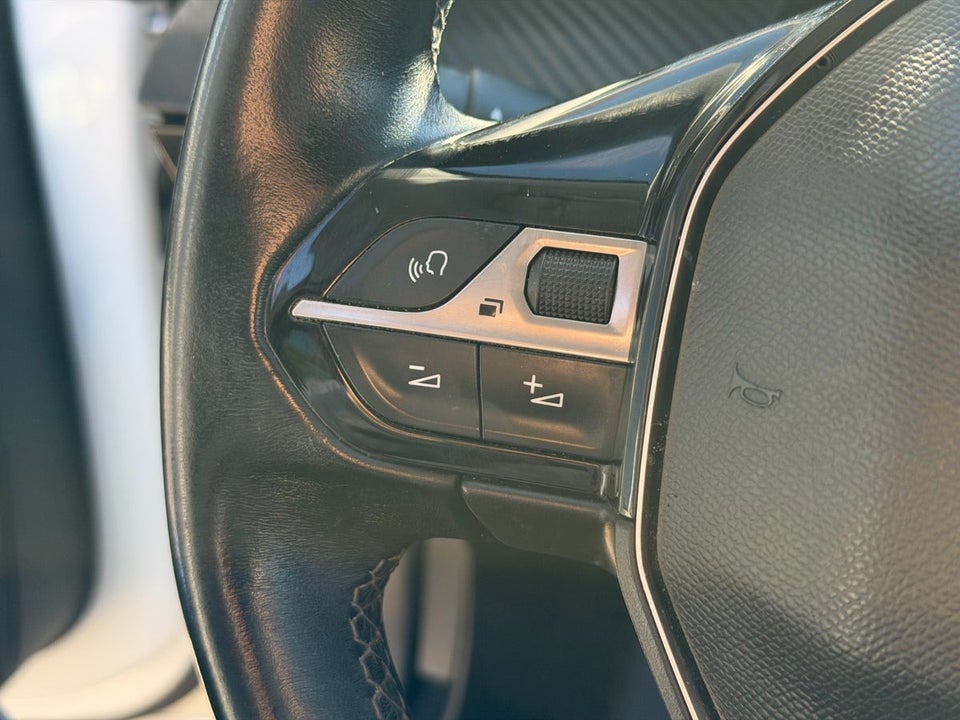 Peugeot 508 1,5 BlueHDi 130 Allure SW 5d