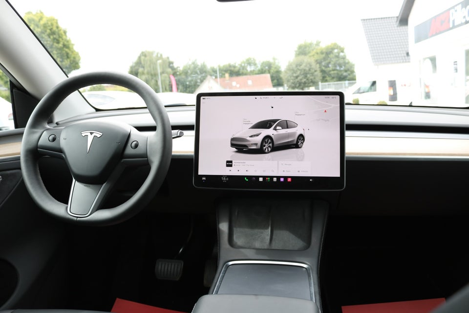 Tesla Model Y RWD 5d