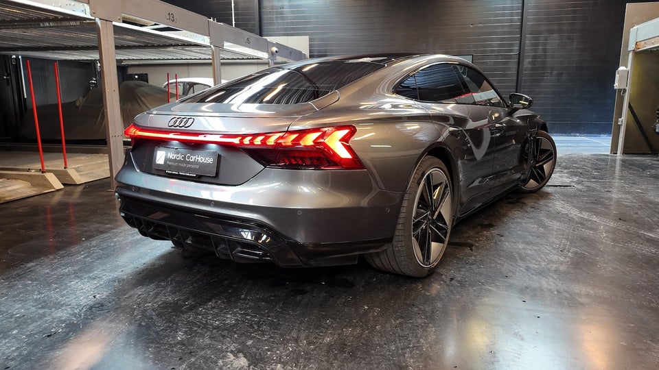 Audi e-tron GT quattro 4d