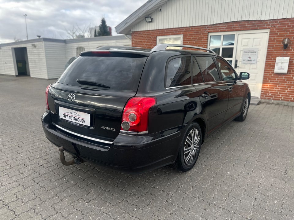 Toyota Avensis 2,0 Sol stc. 5d