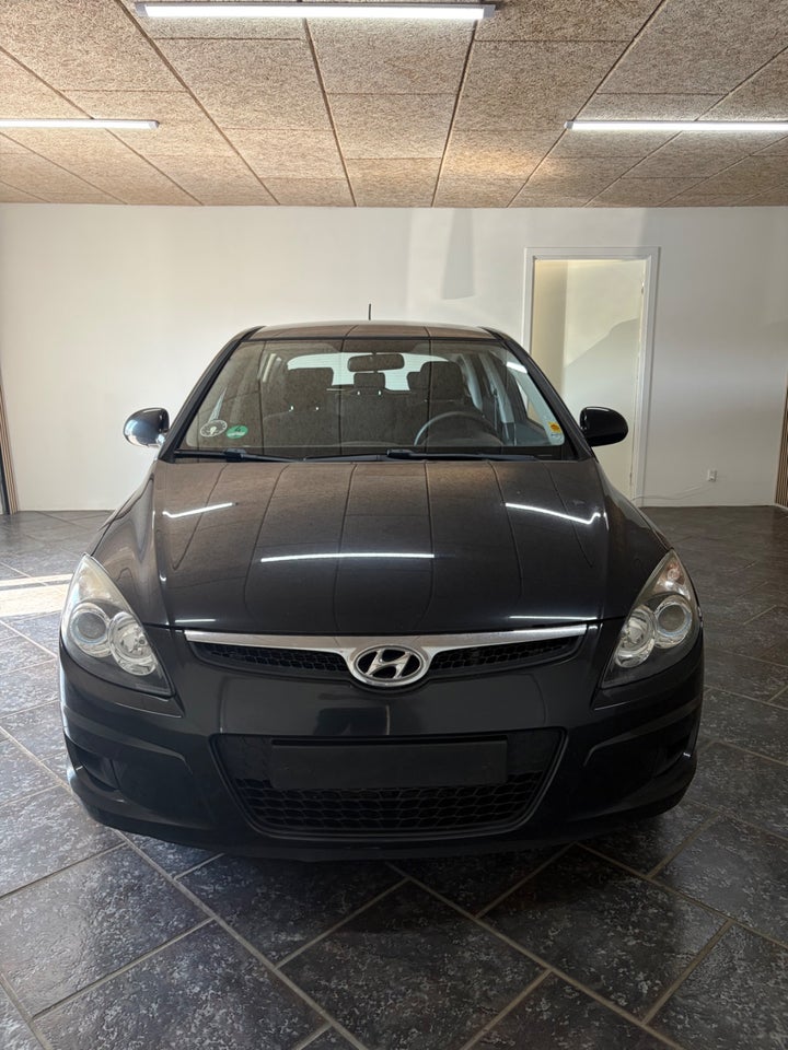 Hyundai i30 1,6 CRDi 90 Classic 5d