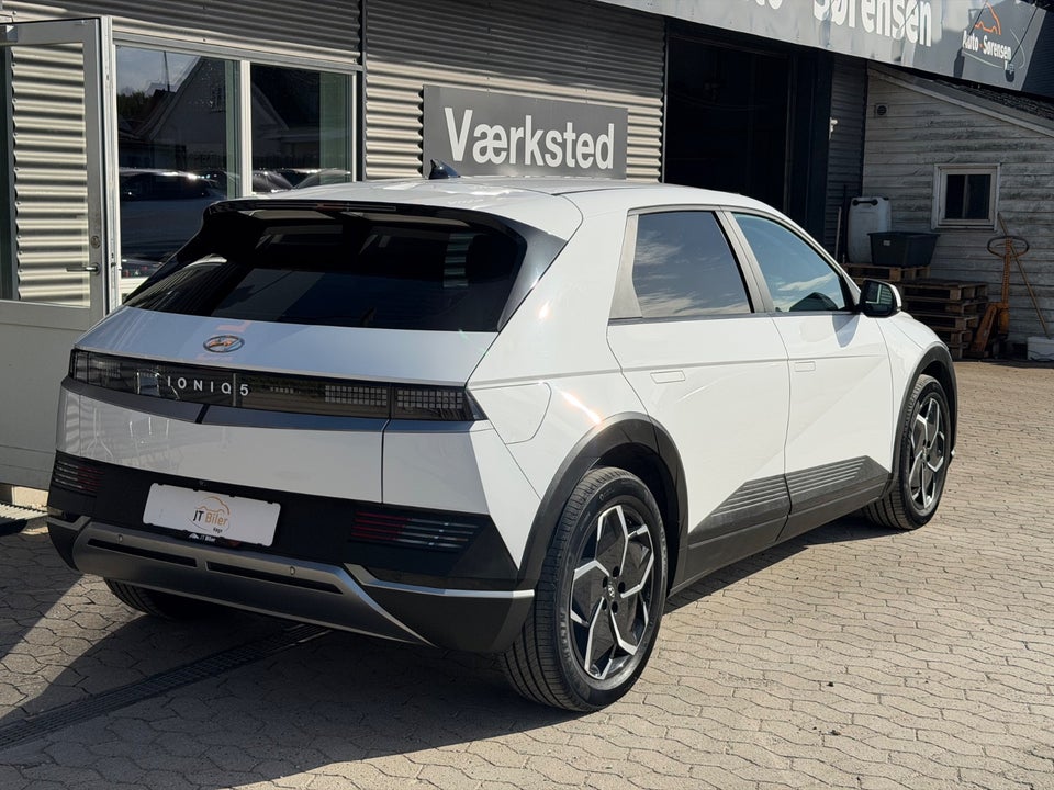 Hyundai Ioniq 5 77 Essential 5d