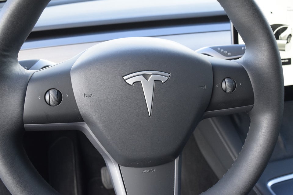 Tesla Model Y RWD 5d