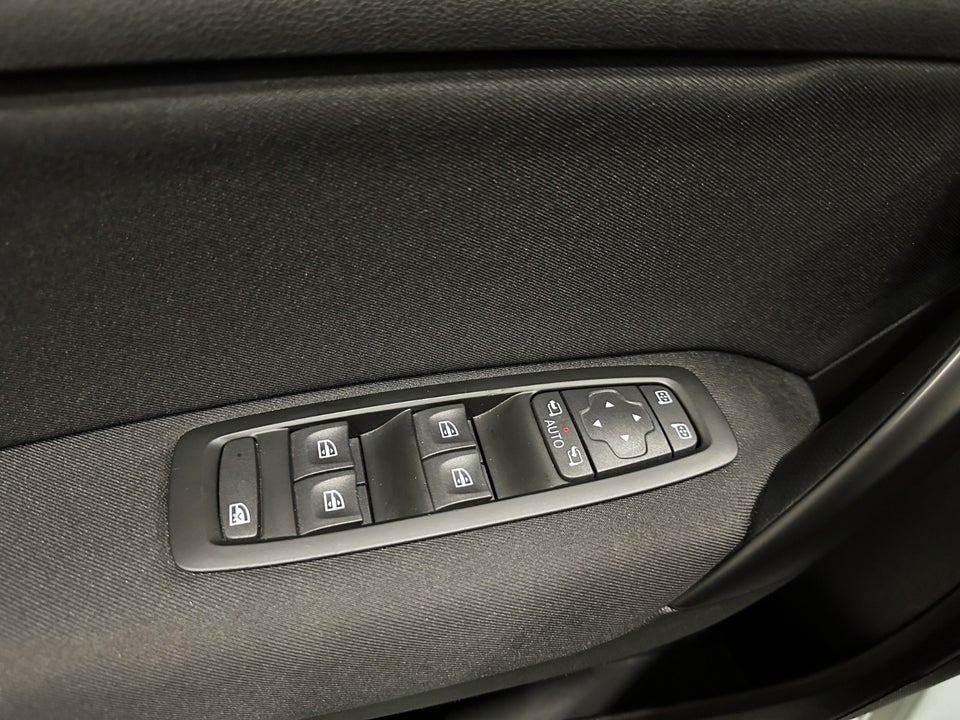 Renault Megane IV 1,3 TCe 140 Zen Sport Tourer EDC 5d