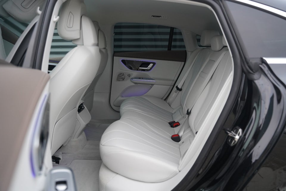 Mercedes EQE300 Avantgarde 4d