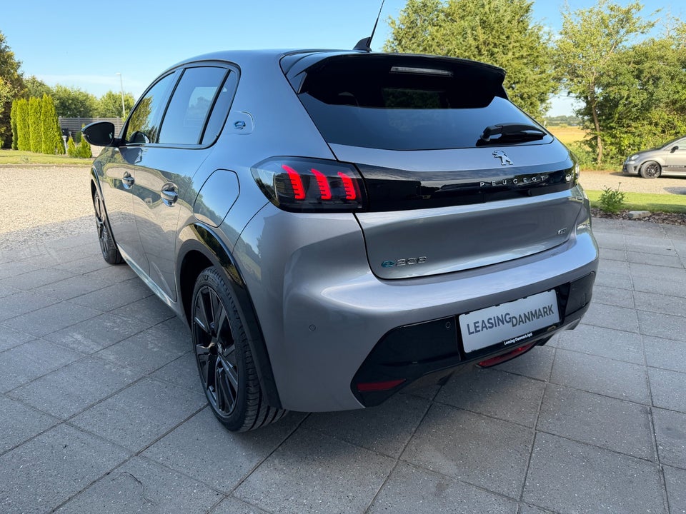Peugeot e-208 50 GT 5d