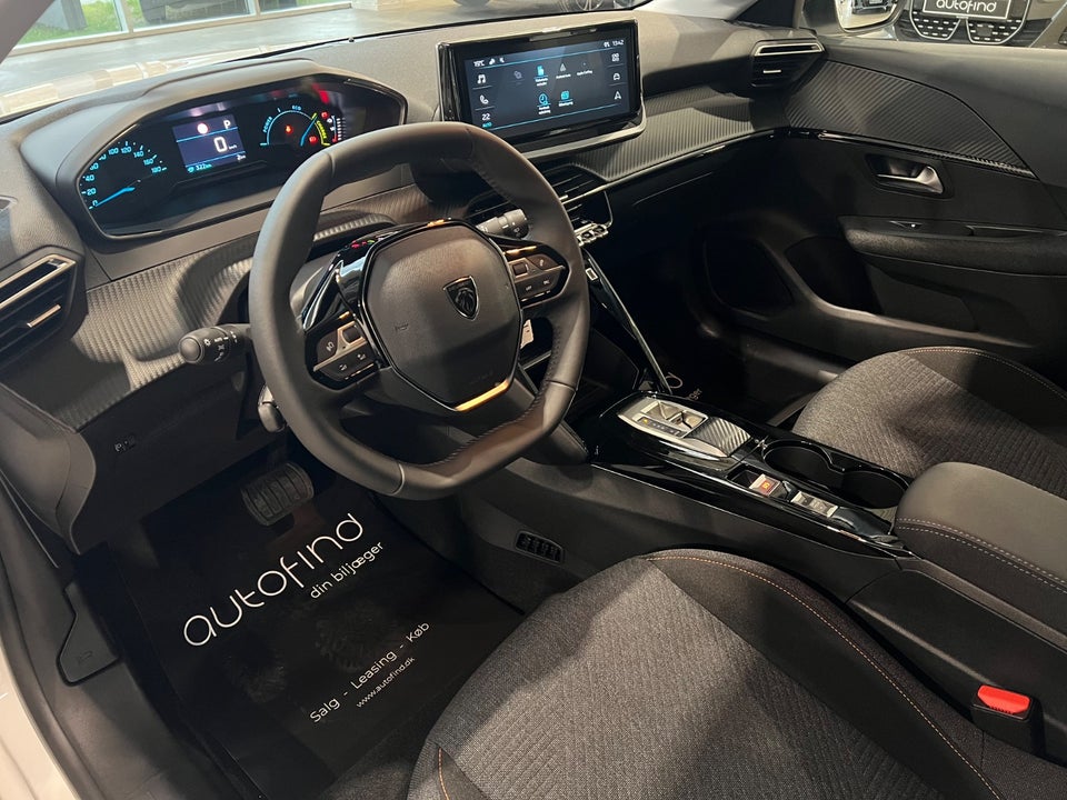 Peugeot e-208 50 Style 5d
