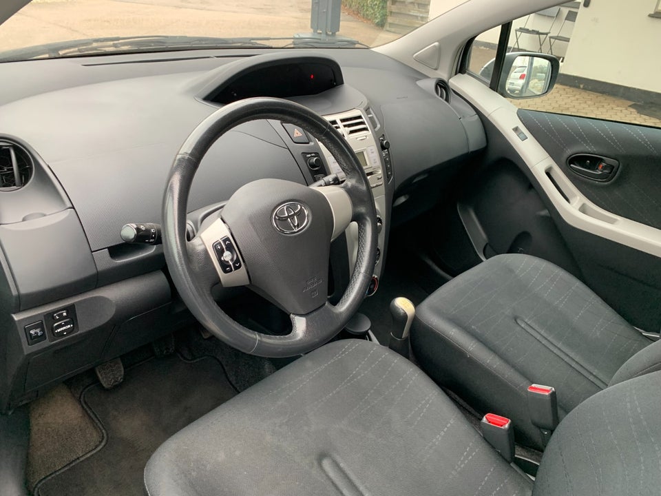 Toyota Yaris 1,3 Luna 5d