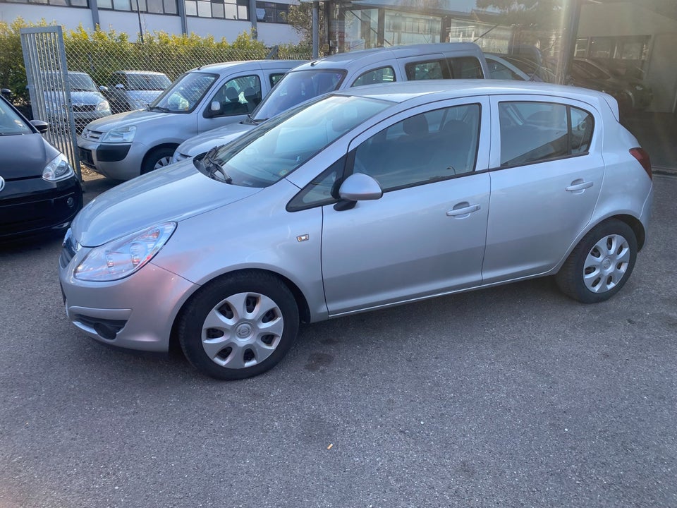 Opel Corsa 1,4 16V Cosmo 5d