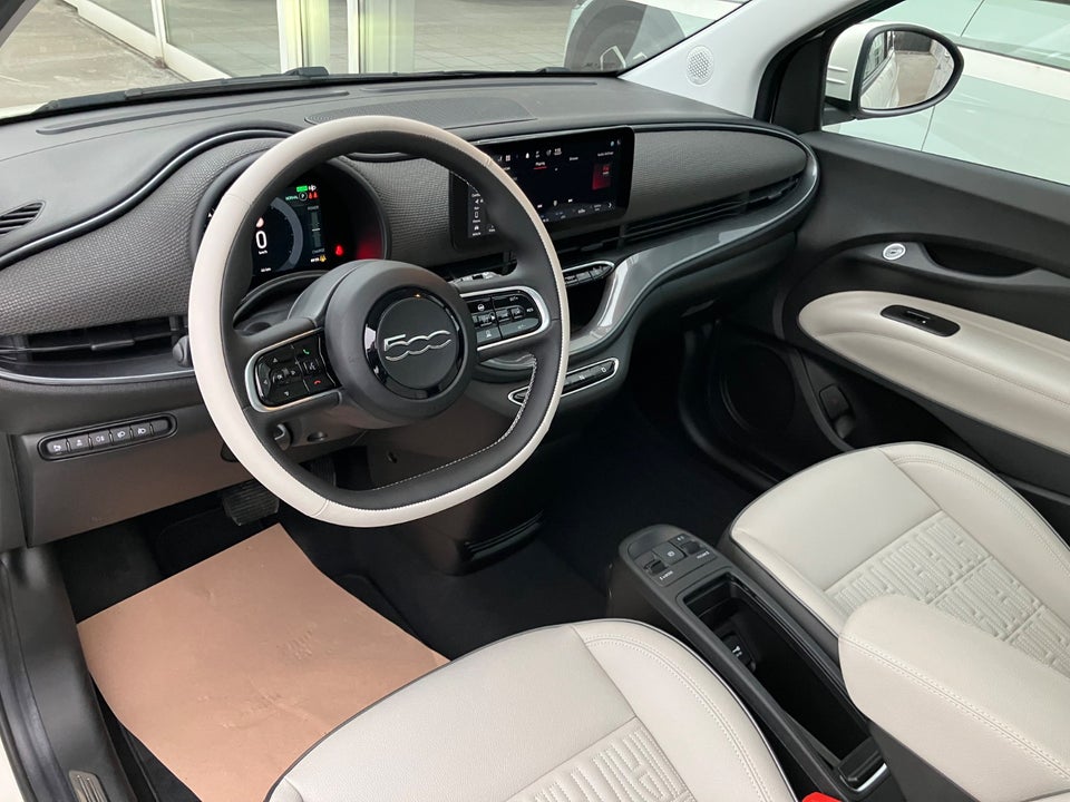 Fiat 500e 42 la Prima 3+1 4d