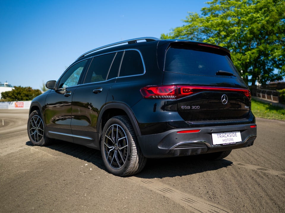 Mercedes EQB300 AMG Line 4Matic 5d