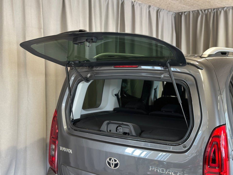 Toyota ProAce City Verso 50 Medium Family 5d