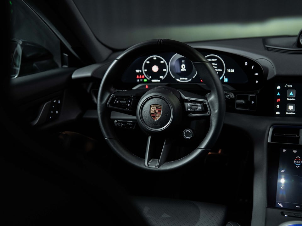 Porsche Taycan Performance+ Sport Turismo 5d